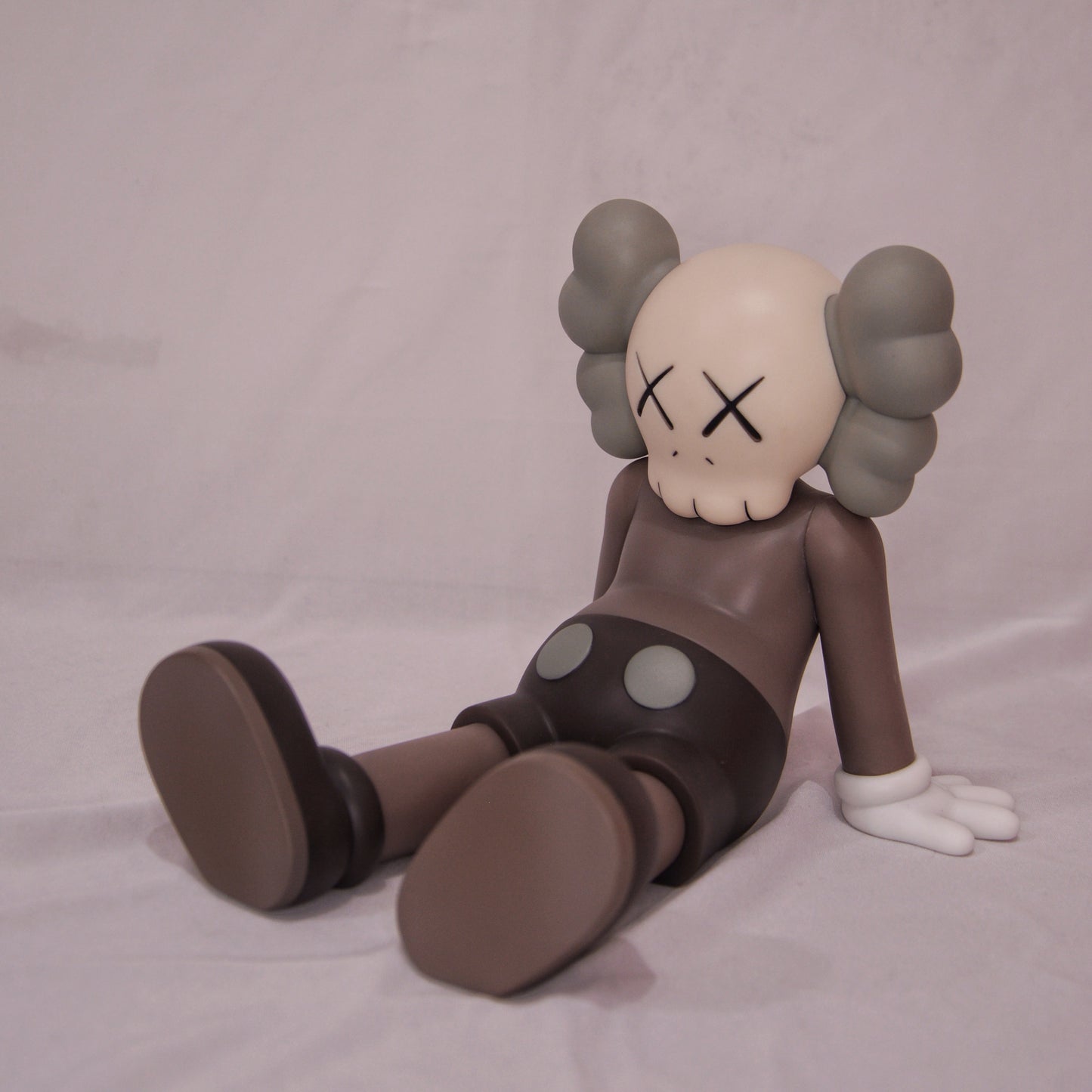 Kaws, Holiday Taipei Brown