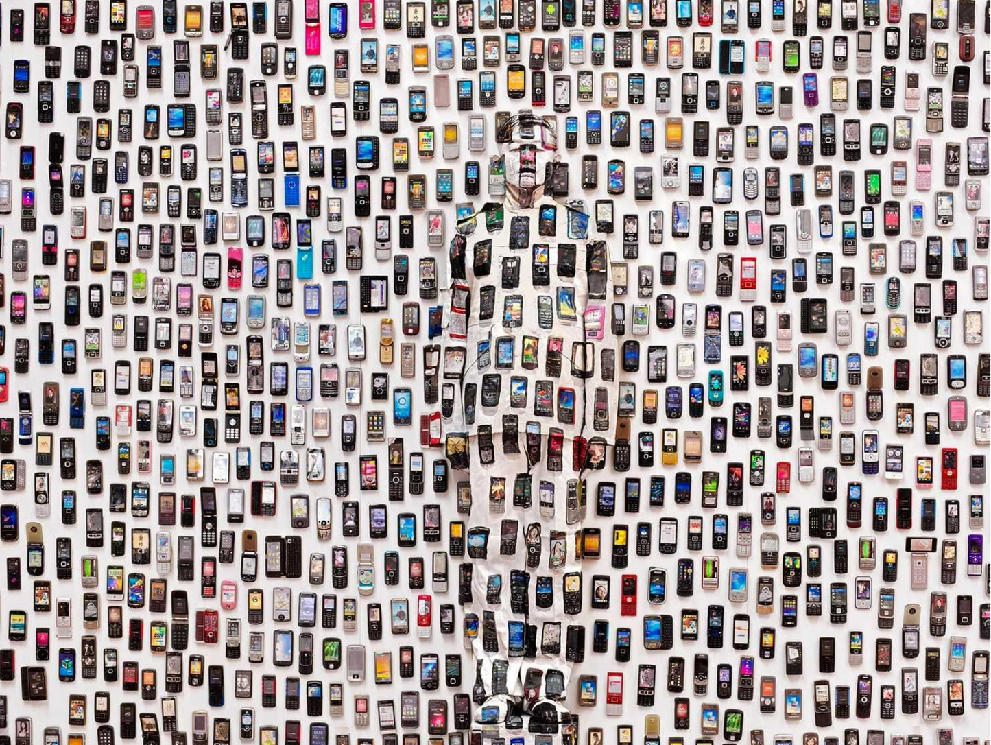 Liu Bolin, Hiding in the city, Mobile phones