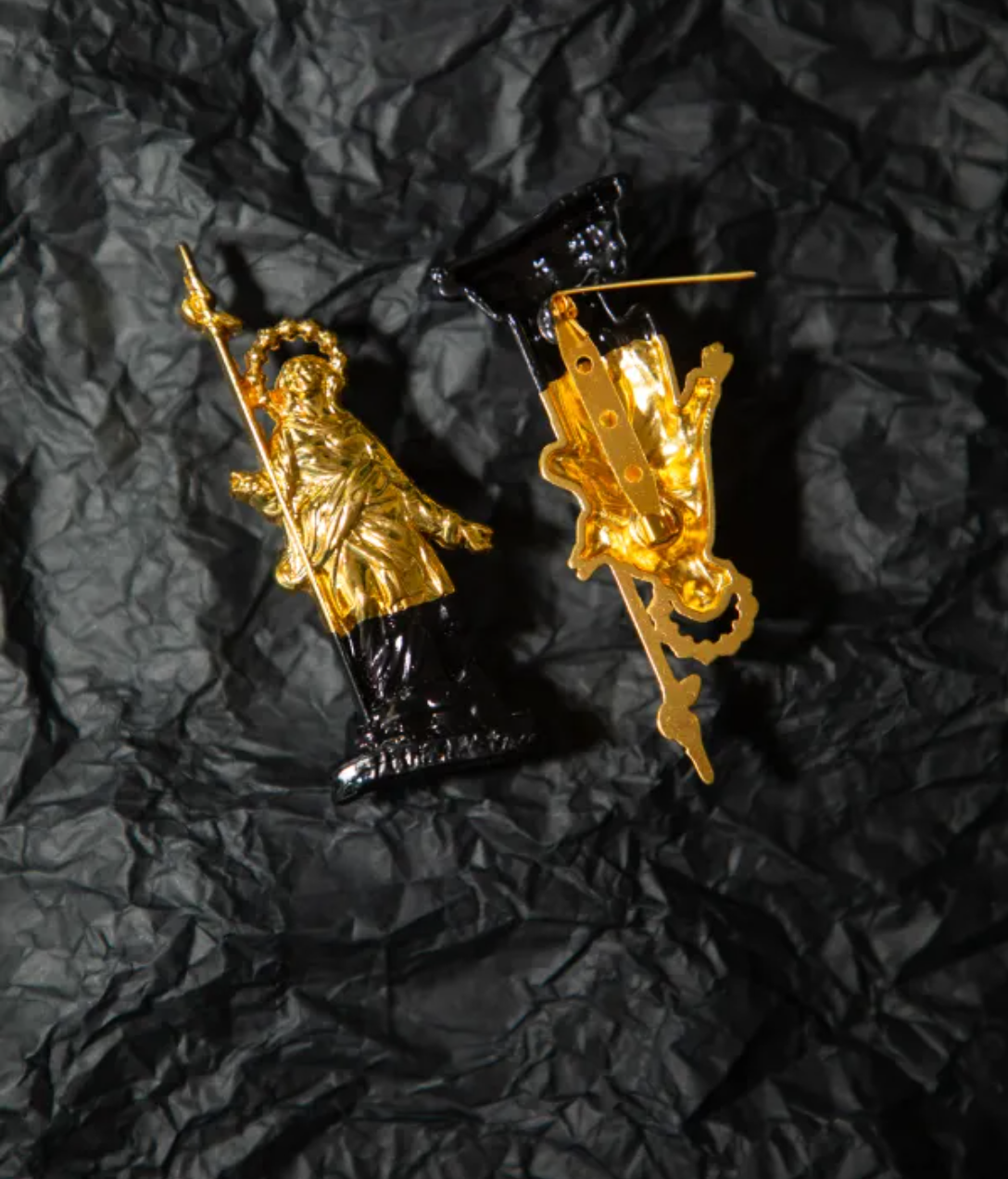 Fabrizio Spucches, Spilla Madonnina Souvenir