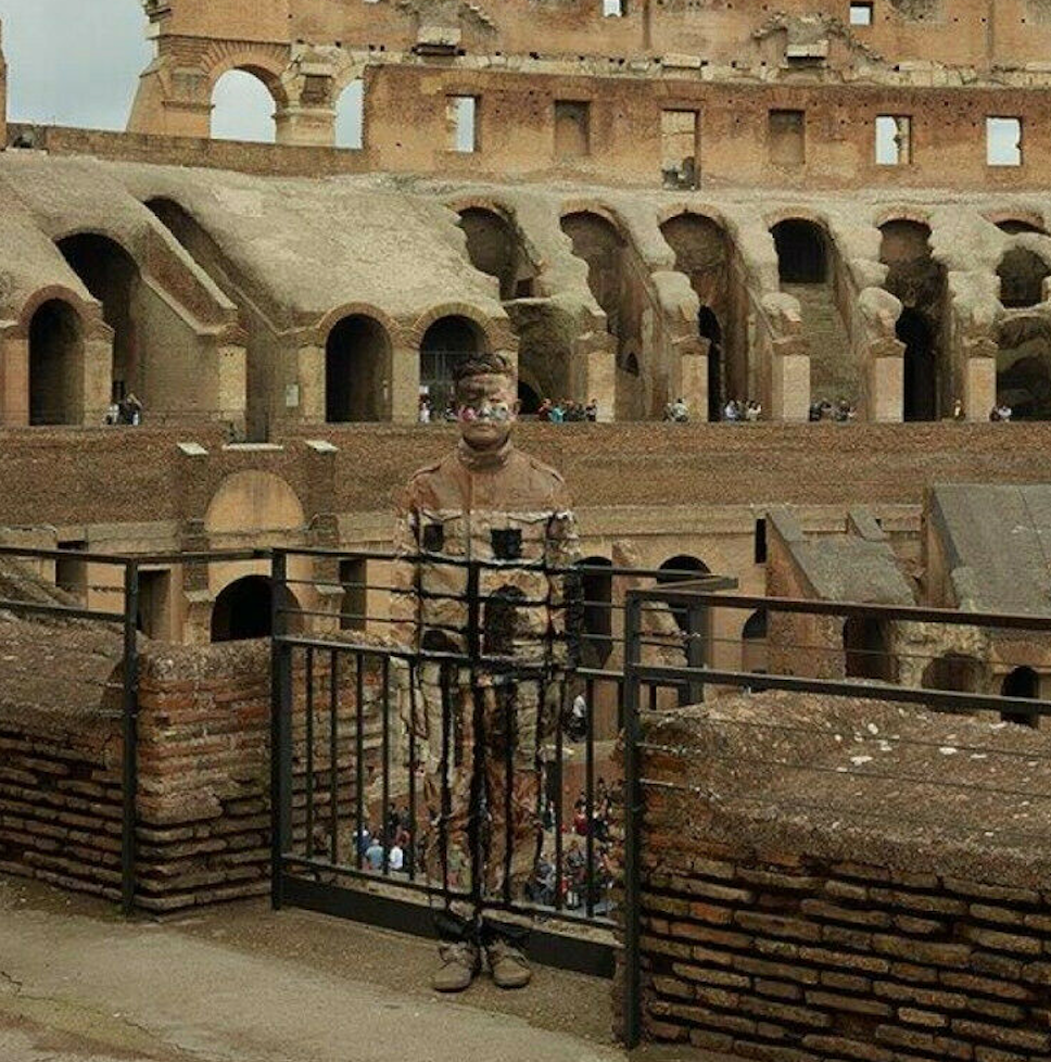 Liu Bolin, Hiding in Italy, Colosseo N. 1